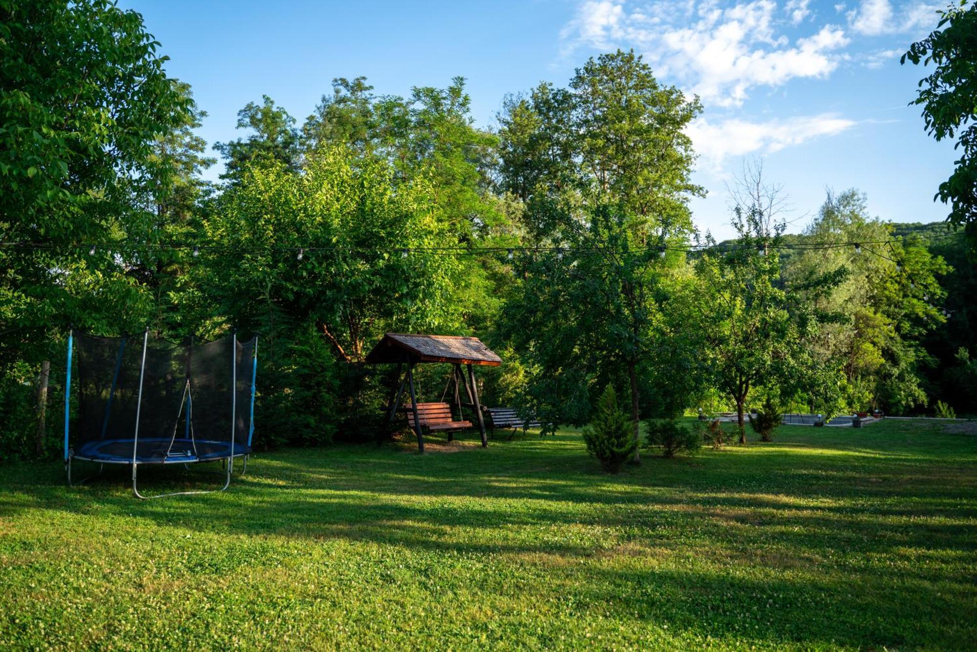 Din Natura Varbilau Esterno foto