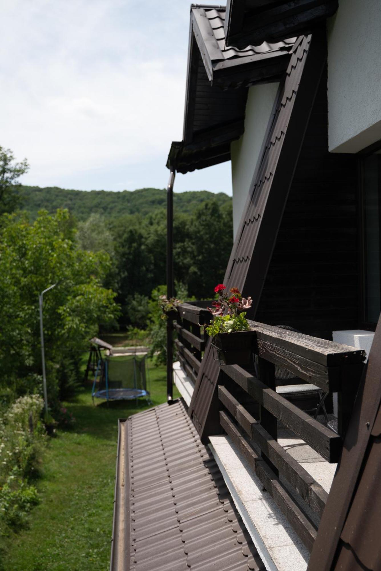 Din Natura Varbilau Esterno foto